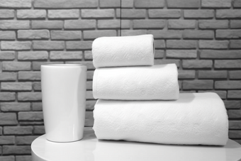 马桶浴巾布草布料居家洗护用品住宿洗手间摄影图