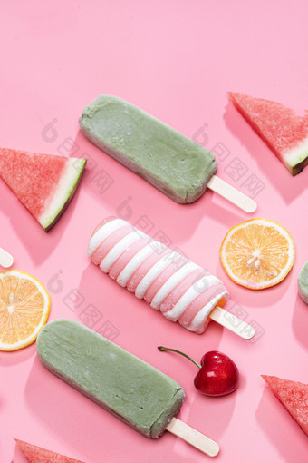 不同种类的水果和不同种类的冰棒橘色摄影图