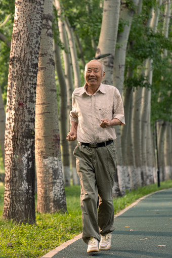 老年人老年人快乐<strong>绿色高清图</strong>片