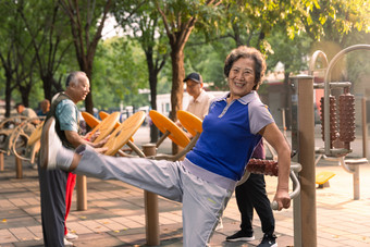 老年人老年人女人运动装衰老过程摄影图