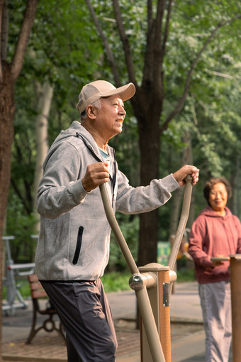 <strong>老年人</strong>锻炼公共设施