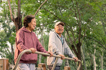 <strong>老年人</strong>锻炼老年女人成年人人老心不老摄影