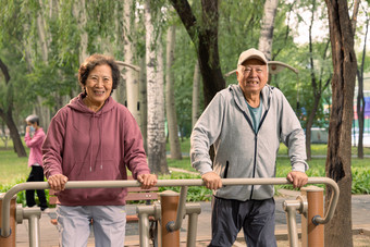 老年人锻炼活力幸福