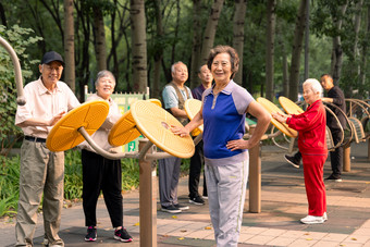 <strong>老年人老年人</strong>关爱运动装欢乐