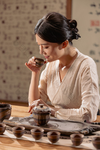 茶艺青年女人养生健康生活方式拍摄