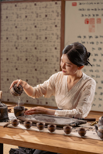 茶道女人传统服装活力场景