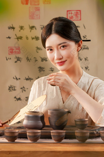 茶室里一位中国古典女人喝茶美女摄影