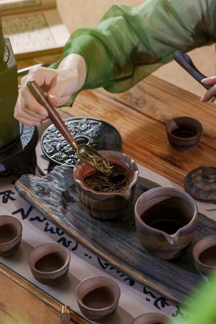 茶道女人传统服装高雅