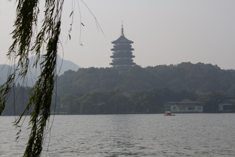 浙江省杭州西湖<strong>雷峰塔</strong>天空影相