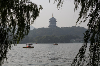 浙江省杭州西湖<strong>雷峰塔</strong>河流