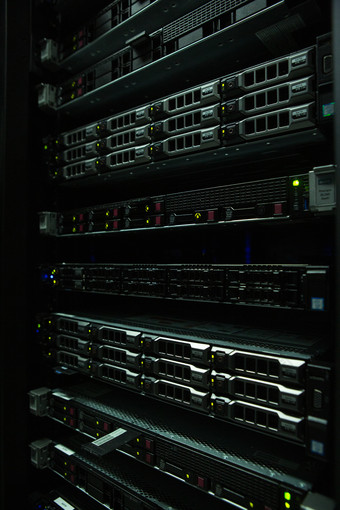网络服务器数据中心电子行业解决陈列柜照片