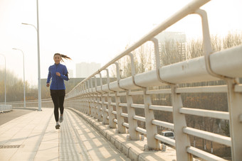 青年女人慢跑彩色图片动态动作高清图片