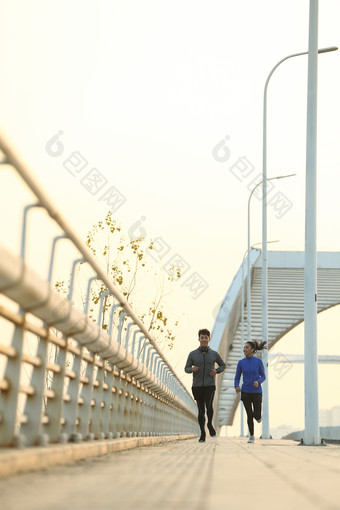 情侣慢跑男人彩色<strong>图</strong>片道路场景