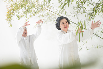 老年人锻炼太极拳欢乐相片