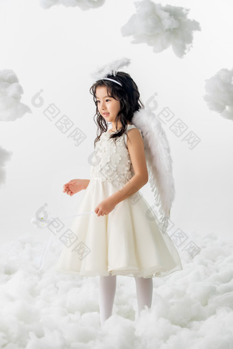 儿童小天使装饰白色背景