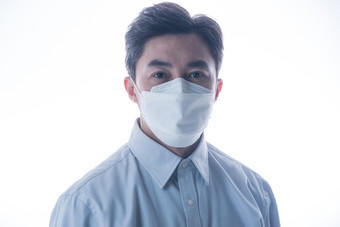 中年男子戴口罩防流感口罩摄影