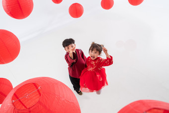 快乐儿童玩耍中国元素