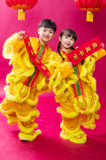春节舞狮休闲活动喜庆红色背景