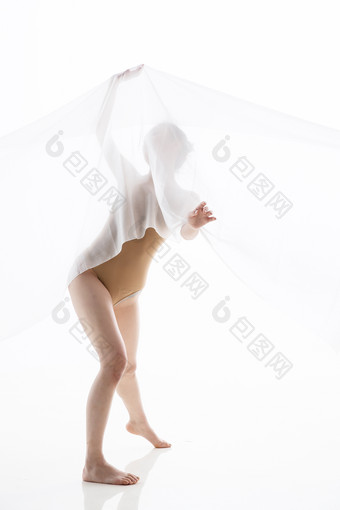 青年女人芭蕾舞轻飘的头发向后梳非凡的图片