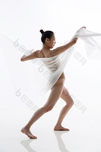 年轻女人芭蕾舞赤脚彩色图片行动