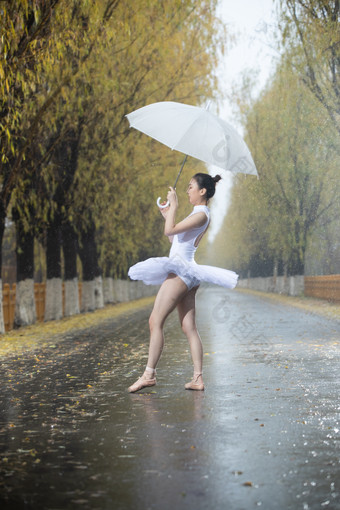 跳芭蕾舞美女完美弹性摄影图