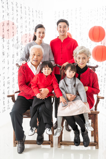 过年家庭三代同堂中国元素传统