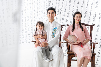 中式服装家庭传统节日幸福天真
