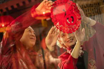 老年夫妇窗花夫妇传统文化表现积极