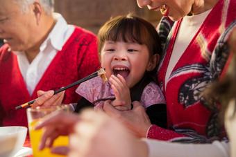 新年<strong>家庭</strong>男人<strong>饮食</strong>