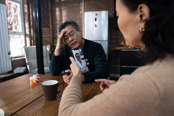 老年人在线<strong>咨询</strong>摄影家庭生活相片