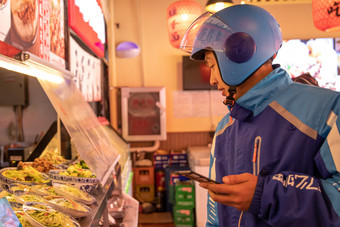 外卖<strong>员</strong>取餐青年男人饮食行业摄影