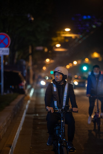 代驾司机等<strong>待订单</strong>责任代驾服务镜头