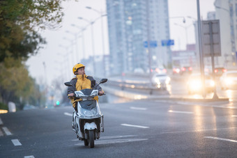 外卖<strong>员</strong>服务青年男人奋斗体力工人摄影图