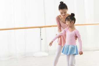 舞蹈教师女孩辅导学龄儿童影相