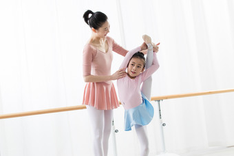 舞蹈老师小女孩教师水平构图学龄儿童拍摄