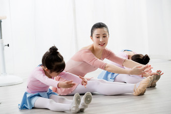 学习舞蹈指导教师幸福场景