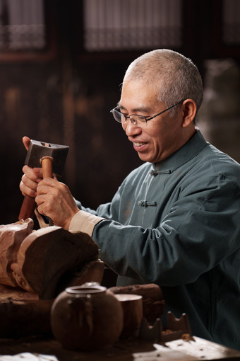 工匠师雕刻工作台工艺雕刻术