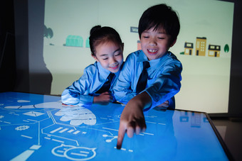 学生上课友谊小学男生智慧图片