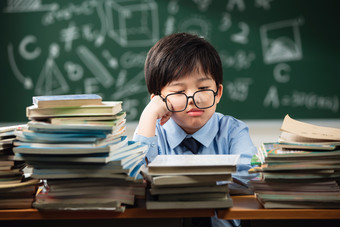 小学生小学生负担素材