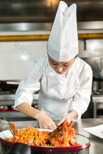 主厨烹饪美食后厨健康食物烹调高清图片