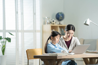 年轻妈妈儿童家庭摄影梦想