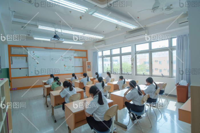 学校上课学生图片-包图网