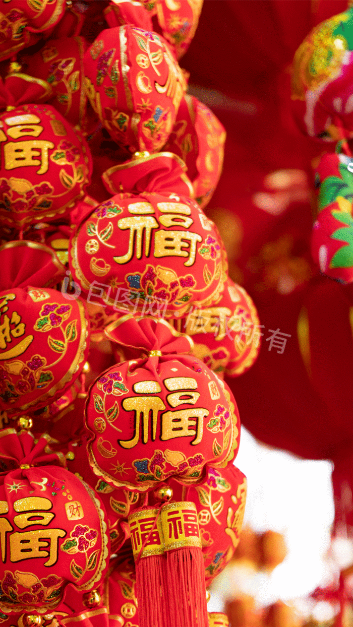 春节红色灯笼福字挂坠创意摄影插画gif动图下载-包图网
