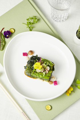 青菜松茸蔬菜凉菜片