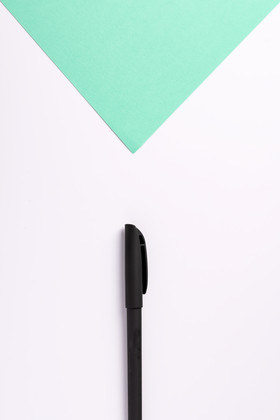 一支笔办公桌面