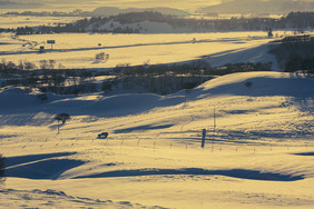 冬季的内蒙坝上金色夕阳雪景