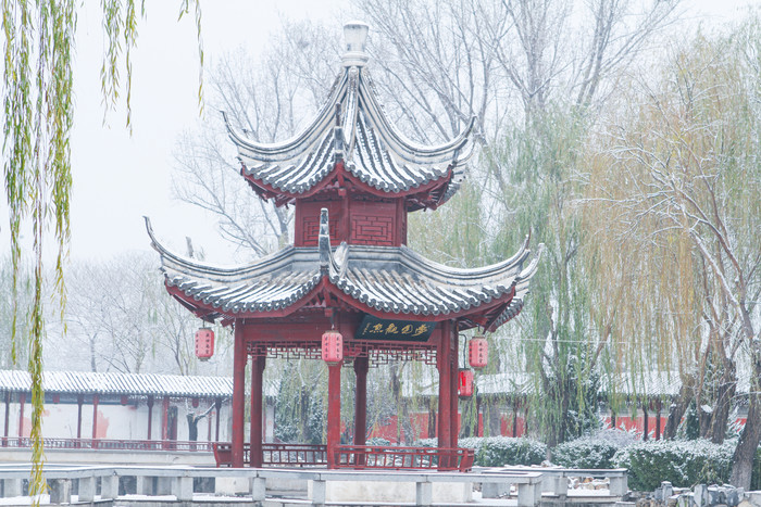 中国风雪景凉亭积雪风光图片