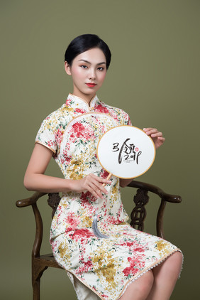 国潮民国旗袍扇子中国风贴图包装样机