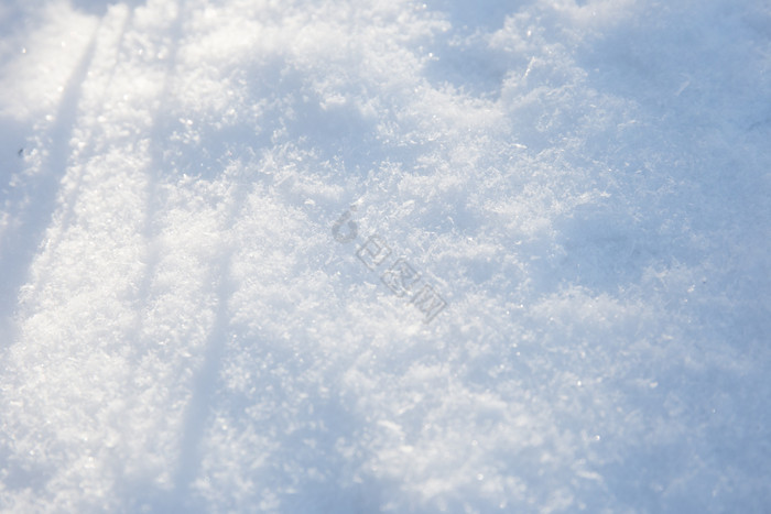 北方冬天雪地晶莹剔透的雪图片