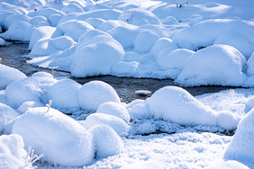 冬季草原河边雪景